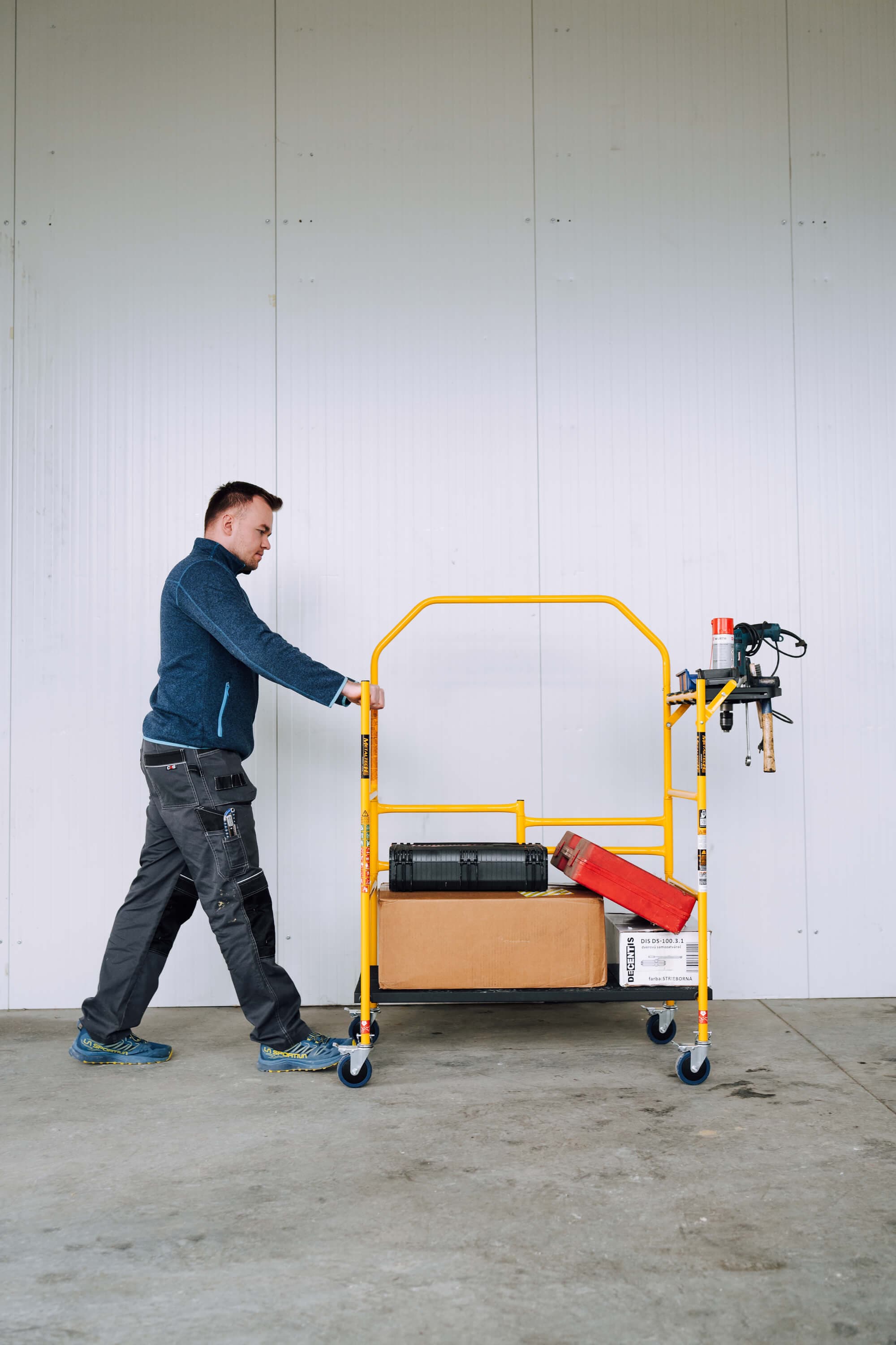 Pojízdné lešení jako vozík